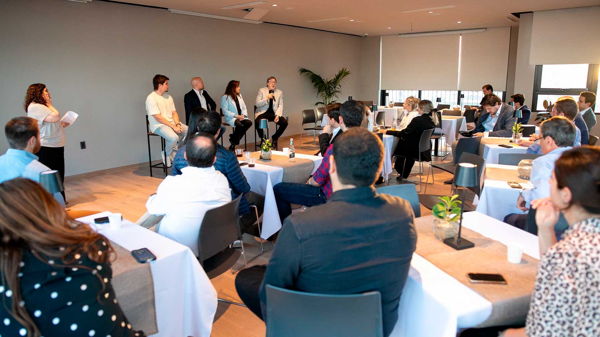 panel de lujo sobre innovación, tecnología y emprendedurismo